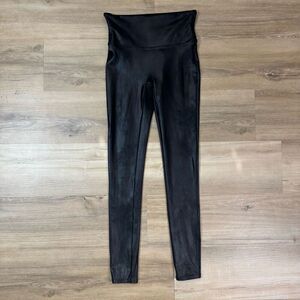 Spanx Women's M High Rise Faux Leather Leggings Black Shaping Lift Contour